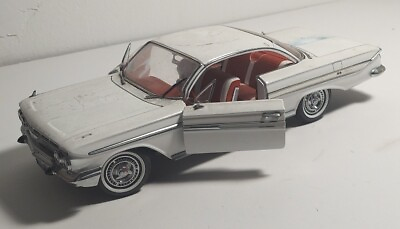 #ad 1 18 1961 Chevrolet Impala White SS by Sun Star Damaged Project Car No Box $50.00