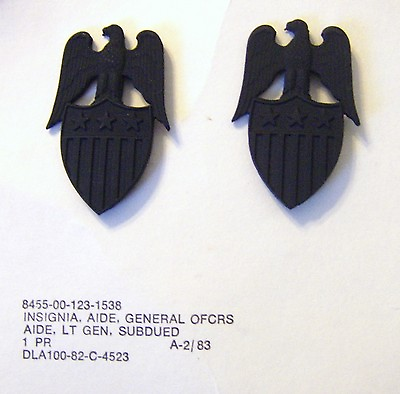 #ad AIDE LT GEN BRANCH OF SERVICE INSIGNIA NIP SUBDUED DATED 1983 PAIR BOS $4.50