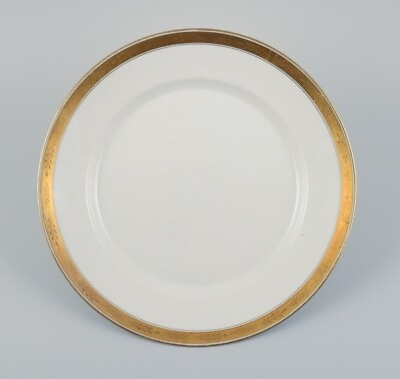#ad Royal Copenhagen no. 607. Round serving dish in porcelain. $170.00