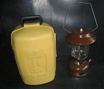 #ad 1978 COLEMAN # 275 CAMPING LANTERN Brown 2 Burners w CLAMSHELL CASE VINTAGE $100.00