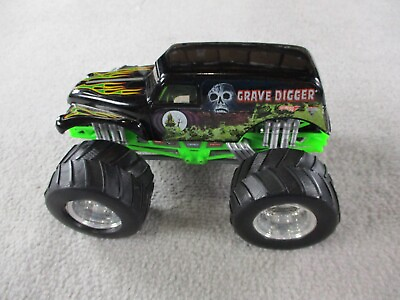 #ad Gravedigger Monster Truck Hot Wheels 1:24 Scale 2004 Green Black Vintage $29.99